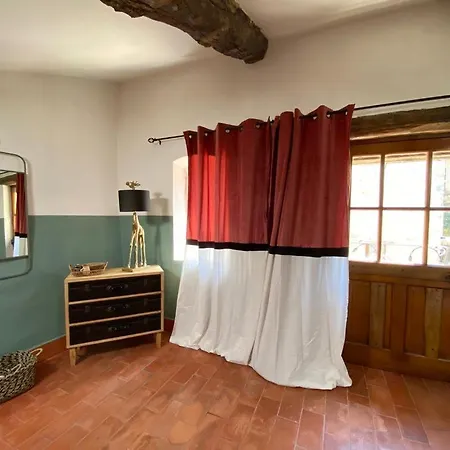 La Tour Des Baronnies A La Porte De L Eau