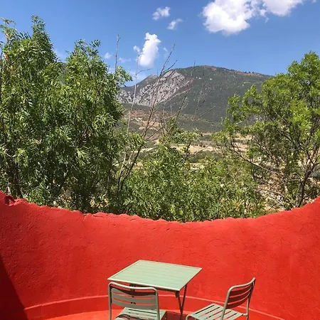 Guest house La Tour Des Baronnies A La Porte De L Eau